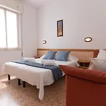 Greta Hotel 2*