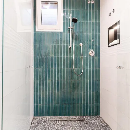 Greta Hotel 2*