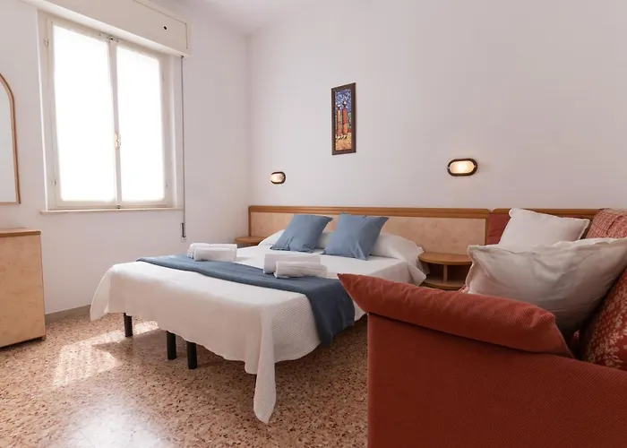 Greta Hotel 2*